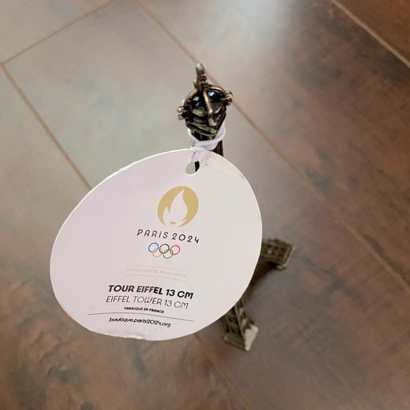 Paris 2024 Olympics Eiffel Tower 13cm - Picture 5 of 5